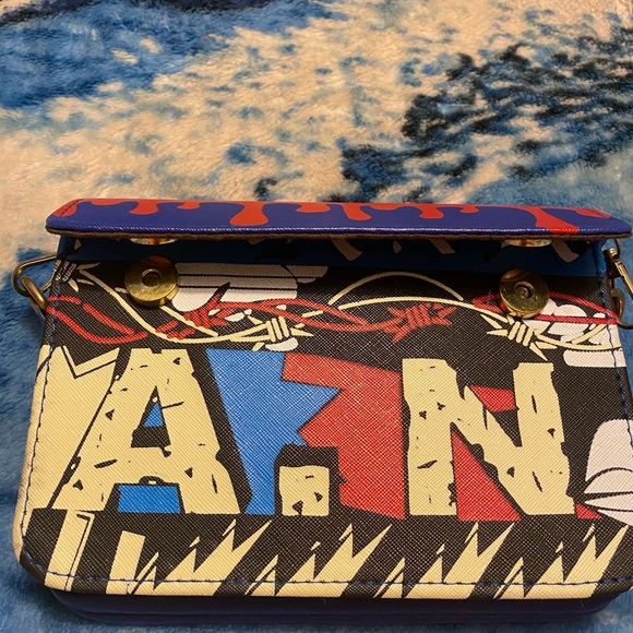 Cute blue and red purse. - Picture 5 of 5